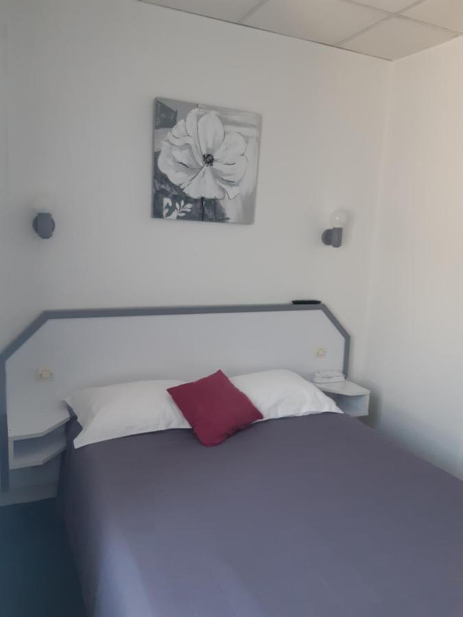 Hotel De La Croix De Malte Шербур-ан-Котентан Екстериор снимка